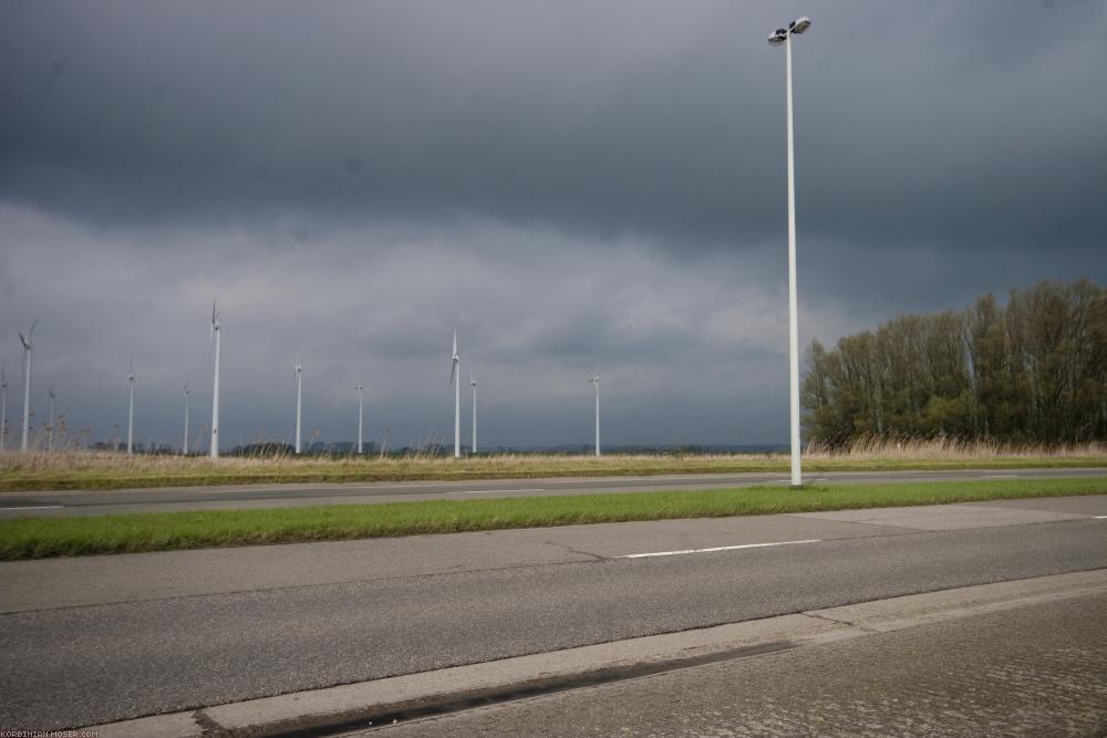 ﻿Benelux Bicycle Tour. Despite cold, wind and rain. Easter 2010