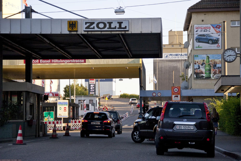 ﻿Border crossing. We ride into the Suisse to Basel.