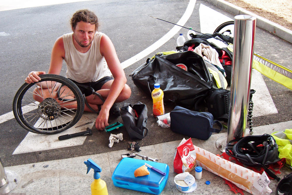 ﻿The Italian brake works great. But it's not able to prevent flat tires.