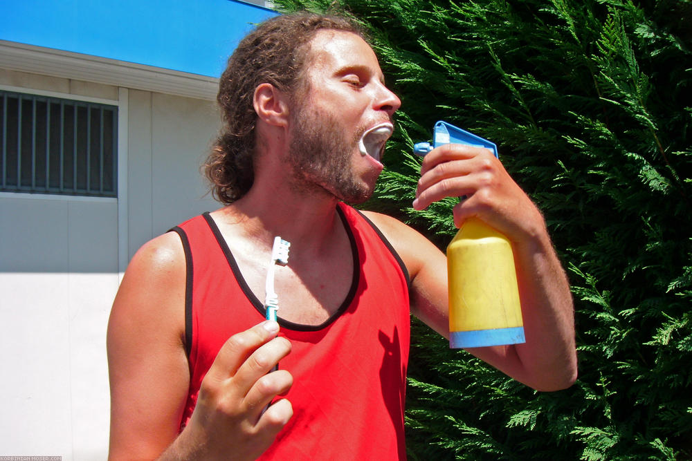 ﻿... and brushing teeth. Moreover washing hands, making greasy GripShifts work again, cooling in the heat... And all that with a minimum amount of water. Korbinian doesn't know, how he survived previous tours without that thing.