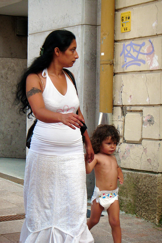 ﻿Gipsy child in Pécs.