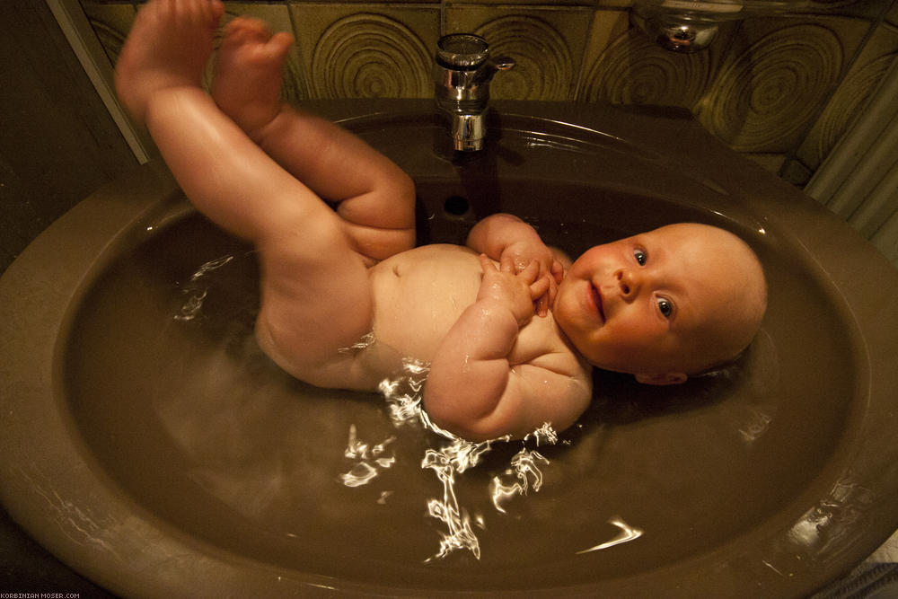 ﻿Sink-bathing isn't extraordinary any more.