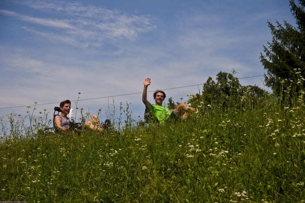 ﻿See you later. The Greindls leave us to pick up their luggage. They left it on the campsite while sightseeing Linz.