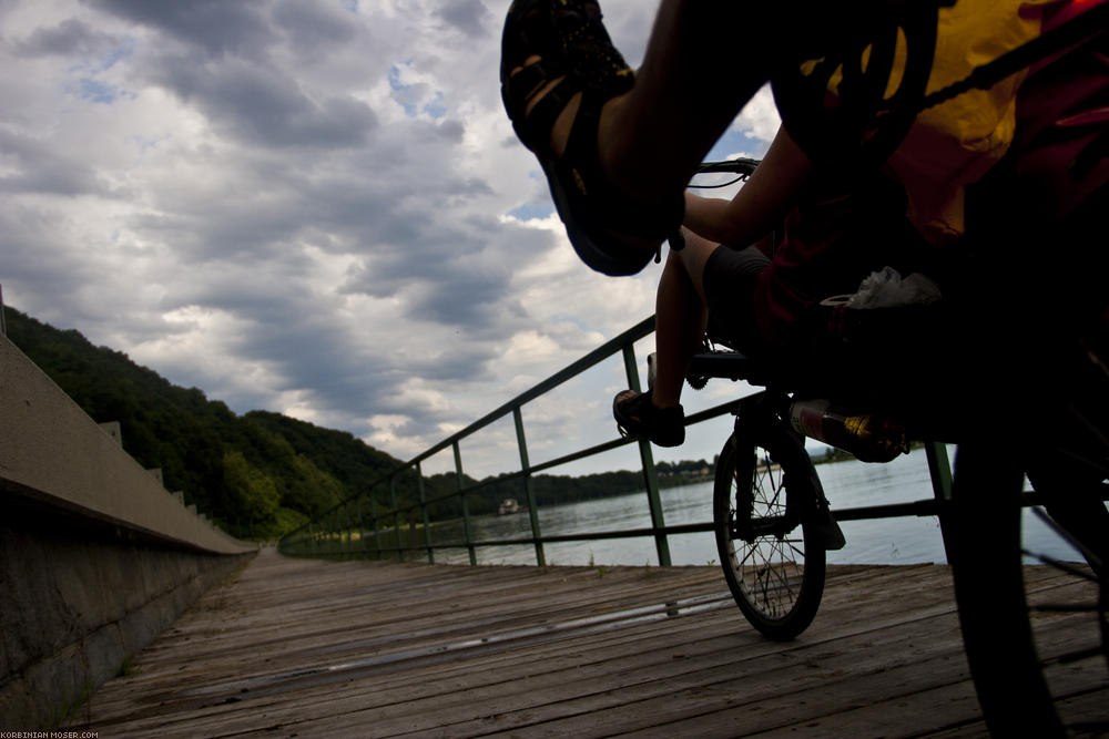 ﻿Wooden road above the water.