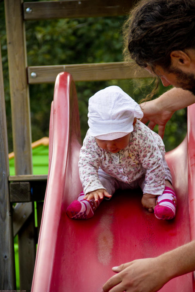 ﻿Mona slides. Very concentrated.