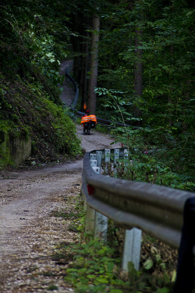 ﻿It continues being mountainous. By the way, this path is a regular road.