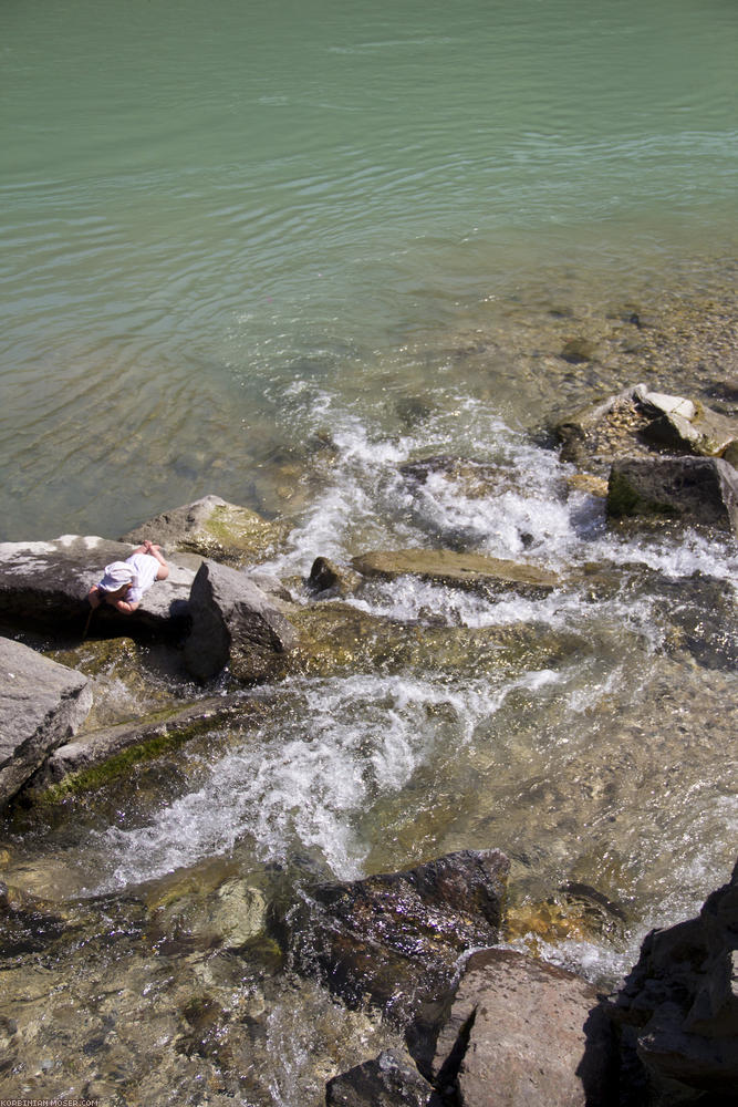 ﻿Best resting place of the whole tour. An ice cold mountain stream flows into the Drava here and offers us a beautiful little gravel beach.