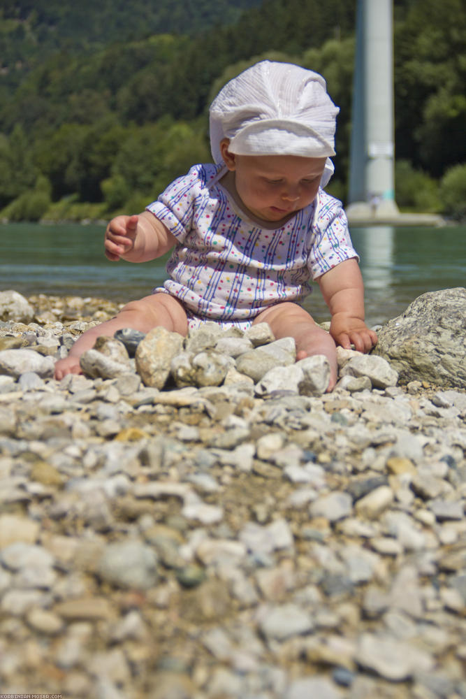 ﻿Best resting place of the whole tour. An ice cold mountain stream flows into the Drava here and offers us a beautiful little gravel beach.