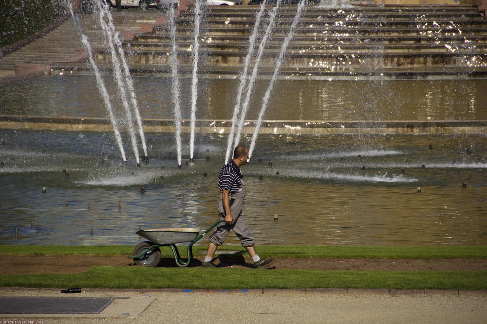 ﻿Mannheim. Thanks to our smartphone with googlemaps we cross the city very target-oriented.