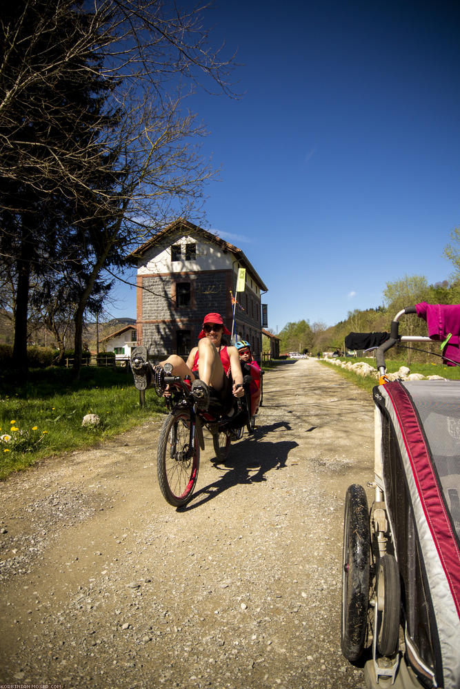 Camino de Santjátszó. Heavy-load pilgrimage in April-May 2014.