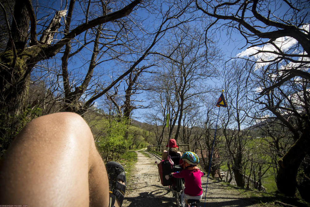 Camino de Santjátszó. Heavy-load pilgrimage in April-May 2014.