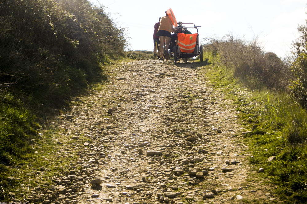 Camino de Santjátszó. Heavy-load pilgrimage in April-May 2014.