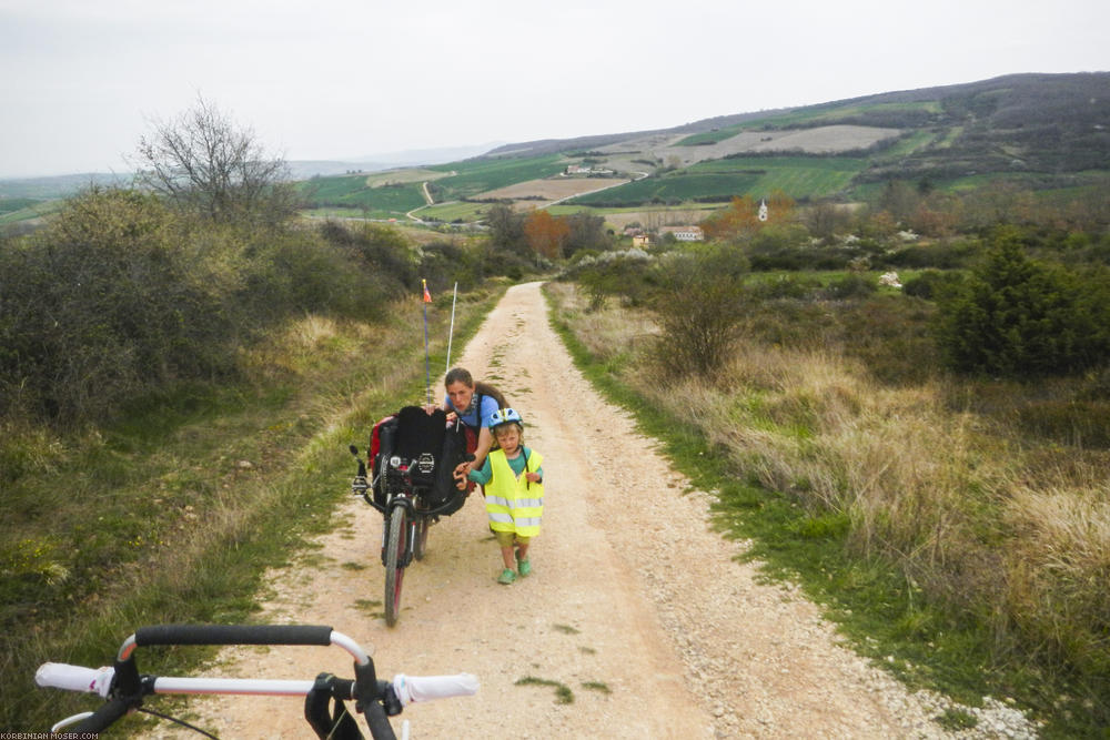 Camino de Santjátszó. Heavy-load pilgrimage in April-May 2014.