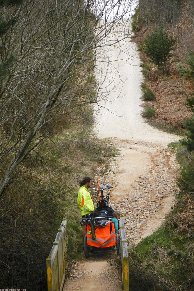 Camino de Santjátszó. Heavy-load pilgrimage in April-May 2014.