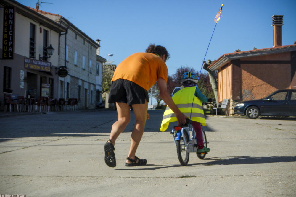 Camino de Santjátszó. Heavy-load pilgrimage in April-May 2014.