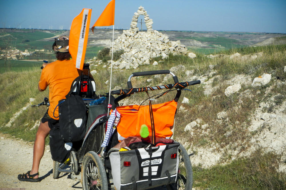 Camino de Santjátszó. Heavy-load pilgrimage in April-May 2014.