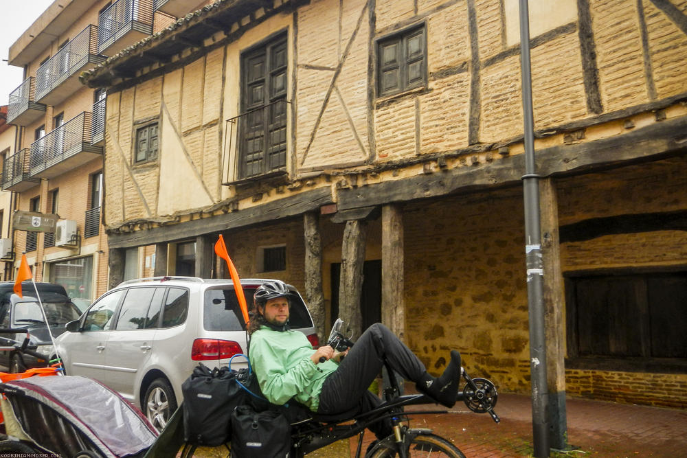 Camino de Santjátszó. Heavy-load pilgrimage in April-May 2014.