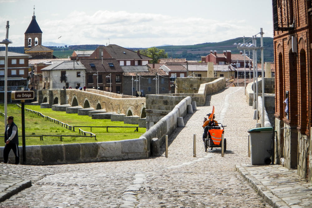 Camino de Santjátszó. Heavy-load pilgrimage in April-May 2014.