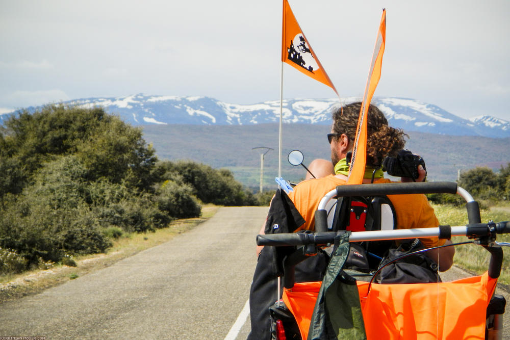 Camino de Santjátszó. Heavy-load pilgrimage in April-May 2014.