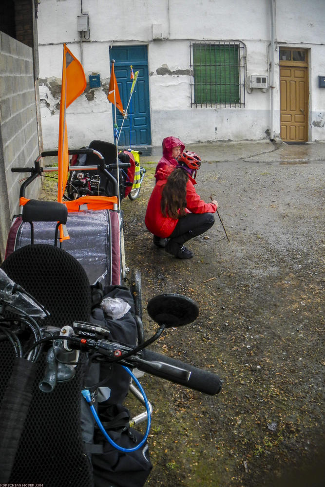 Camino de Santjátszó. Heavy-load pilgrimage in April-May 2014.