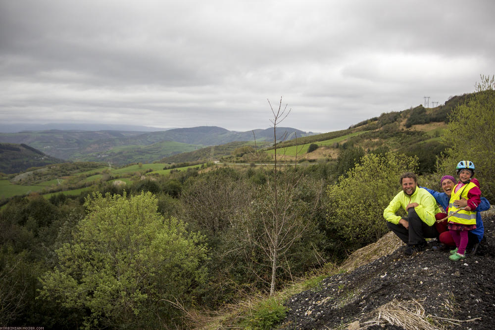 Camino de Santjátszó. Heavy-load pilgrimage in April-May 2014.