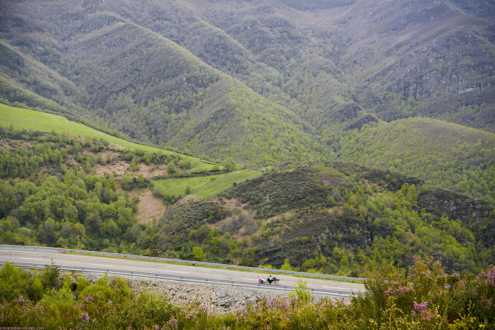 Camino de Santjátszó. Heavy-load pilgrimage in April-May 2014.