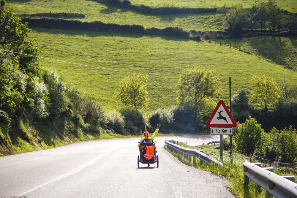 Camino de Santjátszó. Heavy-load pilgrimage in April-May 2014.