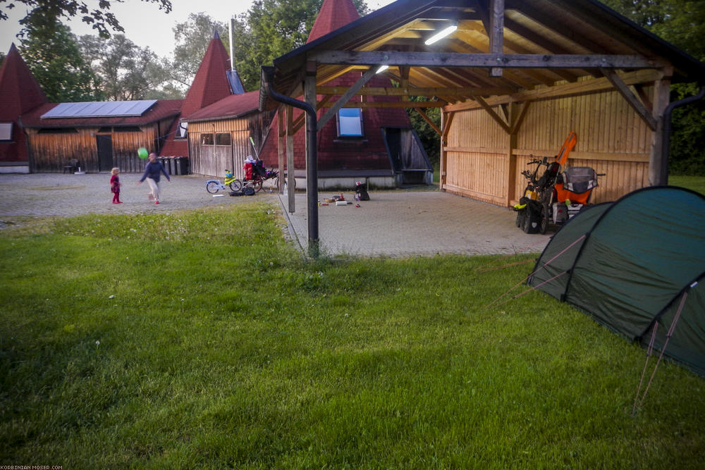 Rain cycling along Isar and Danube, May 2014.