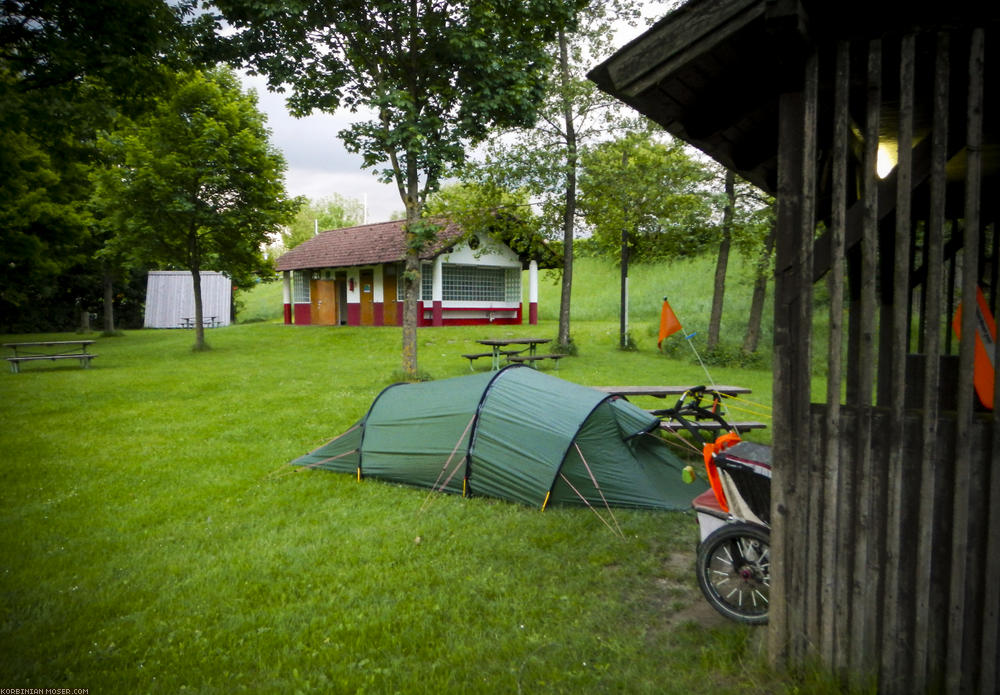 Rain cycling along Isar and Danube, May 2014.