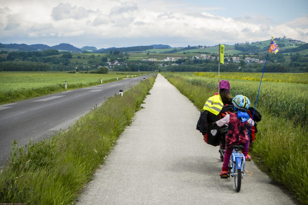 Rain cycling along Isar and Danube, May 2014.