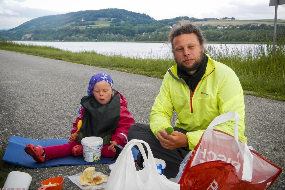 Rain cycling along Isar and Danube, May 2014.