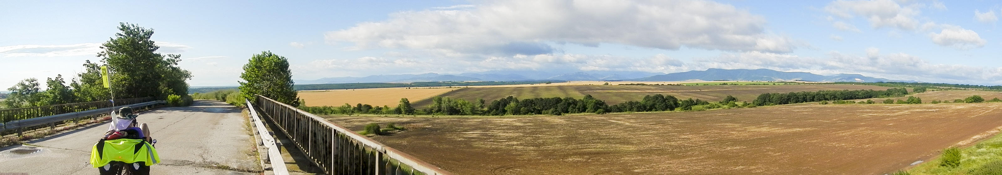 Bulgaria. Tired, we ride towards the mountains.