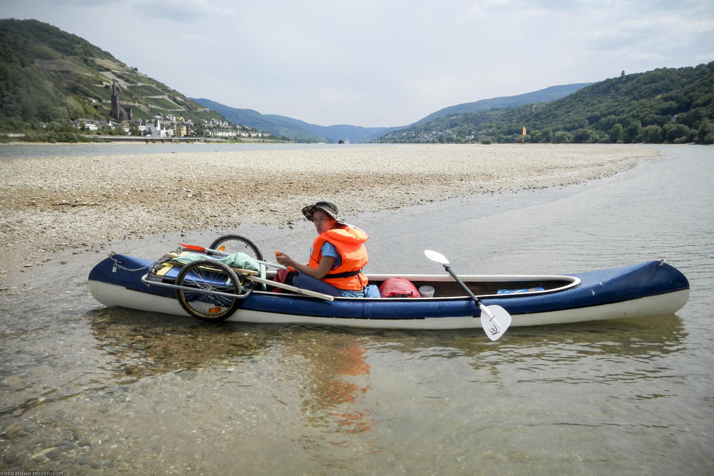 Pregnancy-Canoeing. Down the Rhine, up the Lahn. Summer 2015.