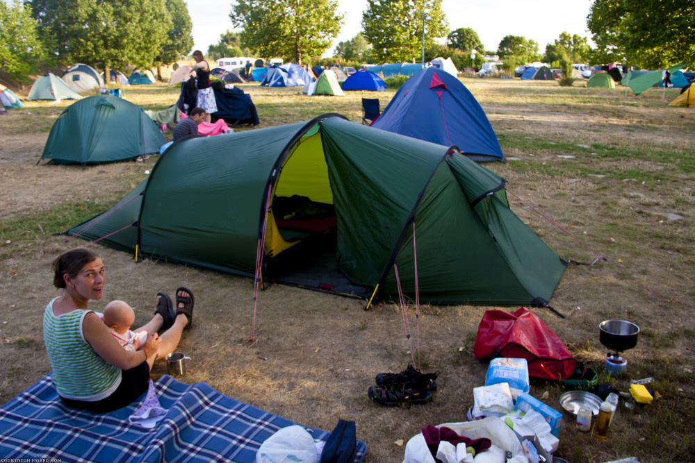 ﻿Campingplatz Wien. Viel los hier. Wir vermissen die Familie Greindl. Es wäre schön, hier noch ein letztes Mal gemeinsam mit ihnen zu campieren.